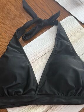SHEIN Black Triangle Halter Bikini Top